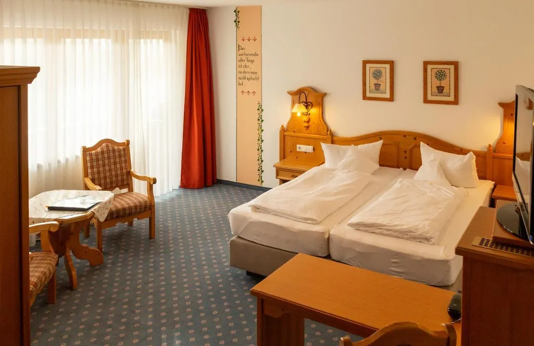 Hotel Schöne Aussicht-1